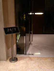 24/7 Bar