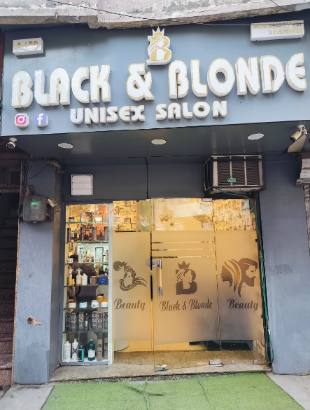 Black & Blonde Unisex Saloon