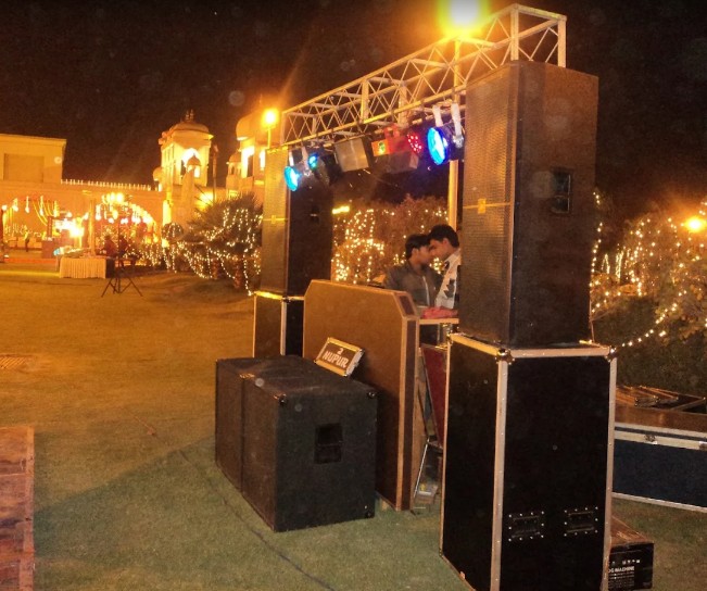 Nupur Hi-Fi DJ
